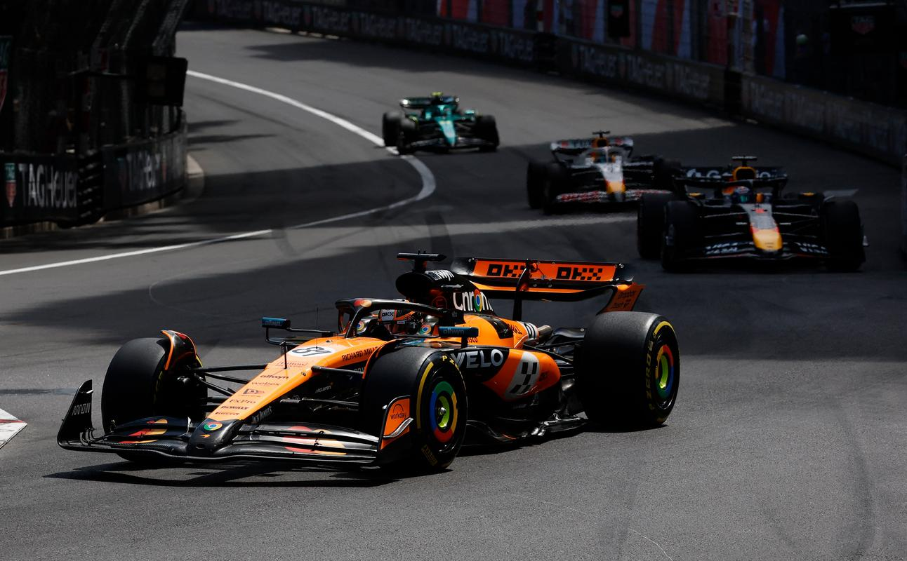 哈斯车队碾压红牛车队,佩雷兹统治全场 哈斯车队碾压红牛车队,佩雷兹统治全场