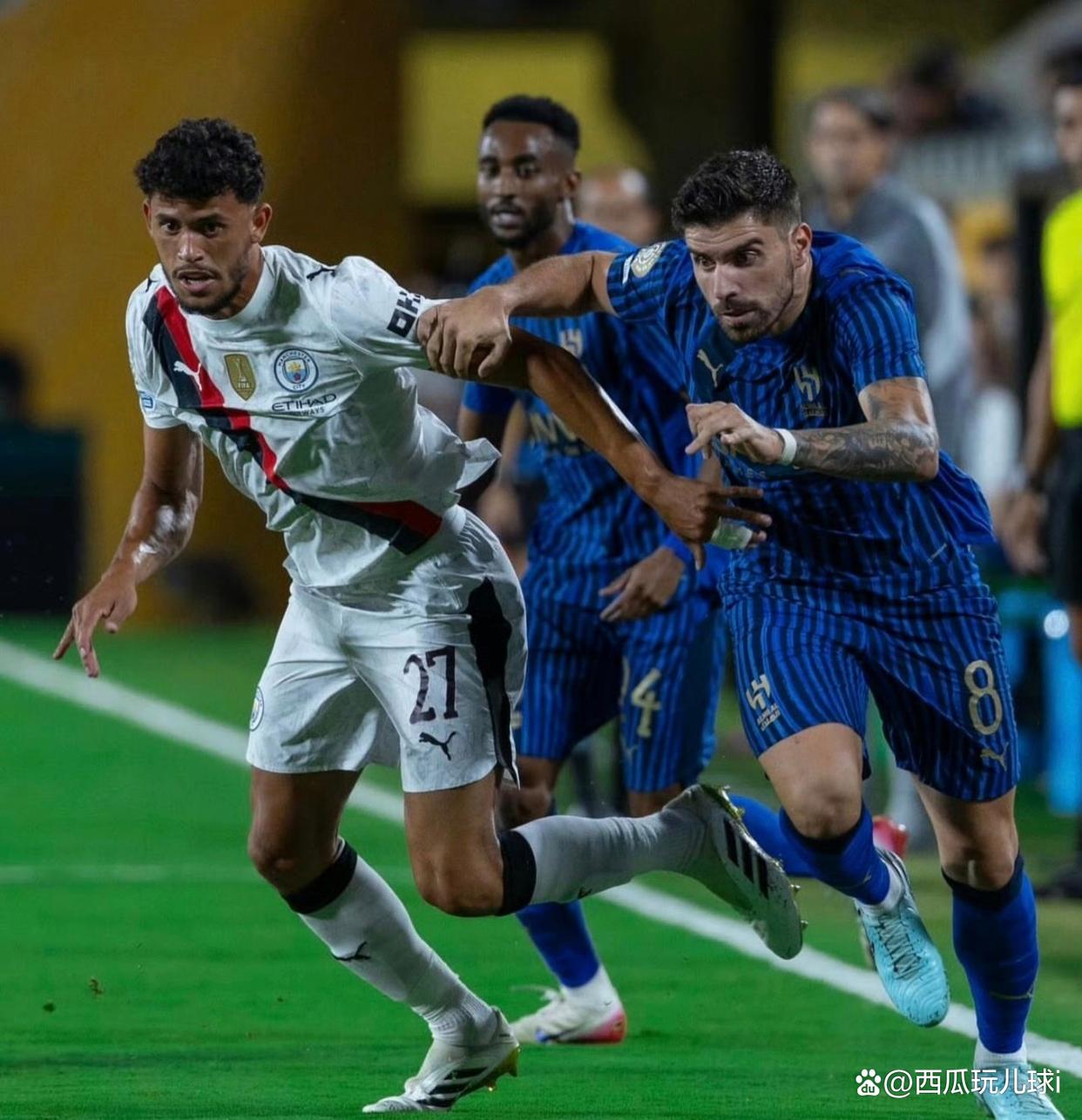 哥伦比亚鏖战曼城,迪马利亚关键制胜 哥伦比亚鏖战曼城,迪马利亚关键制胜