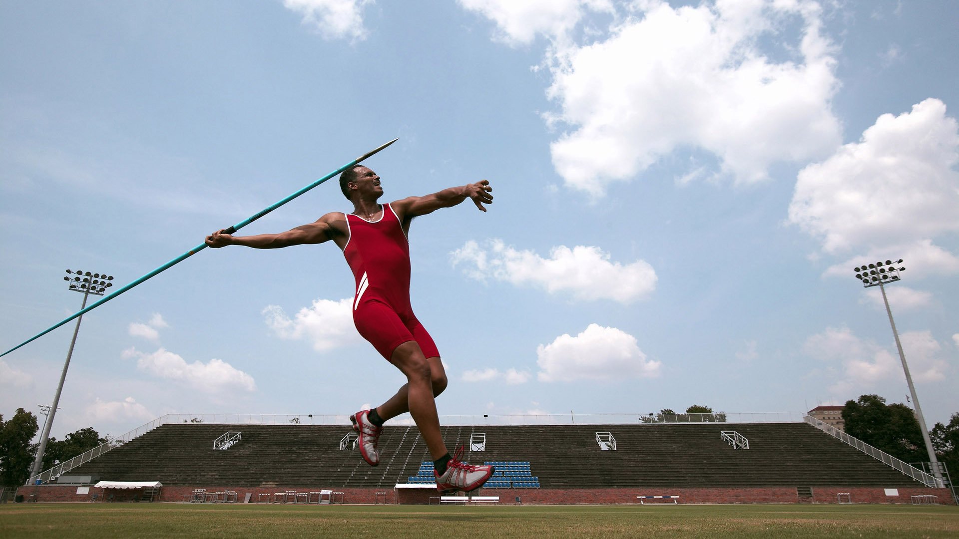 双塔重铸古典荣光，奇兵英格拉姆刺破长空